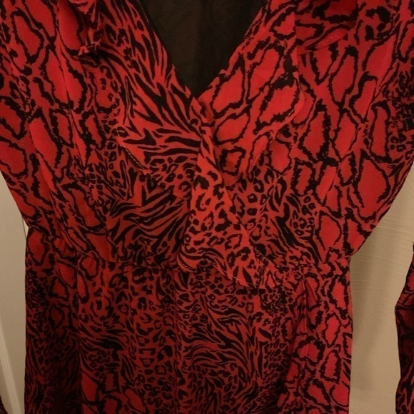 H&M Fit and flare Mini dress with long sleeves and ruffles. Size. 2 - Picture 6 of 8